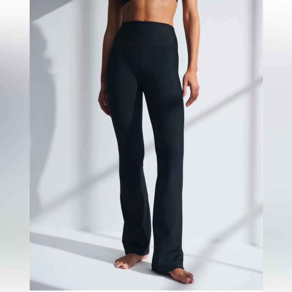 Abercrombie YPB sculptLUX Flare Legging